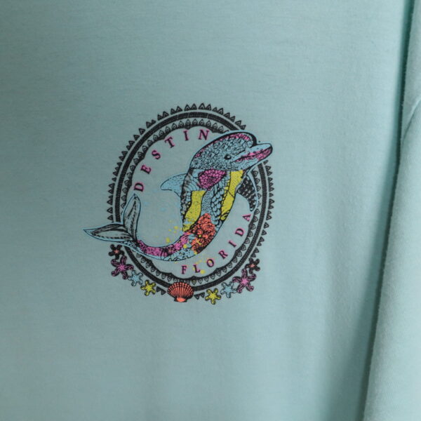 SURF STYLE polera playera con diseño delfín