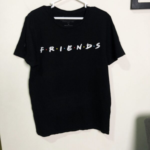 IMG_1881 FRIENDS polera manga corta