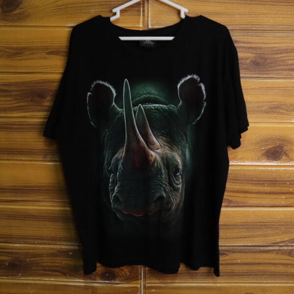 polera con estampado de rinoceronte  boxifit