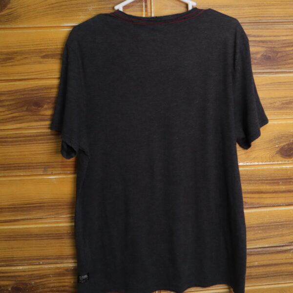 JEANS by Buffalo polera manga corta