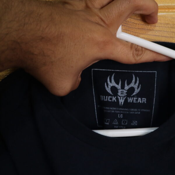 BUCK WEAR polera con diseño manga corta