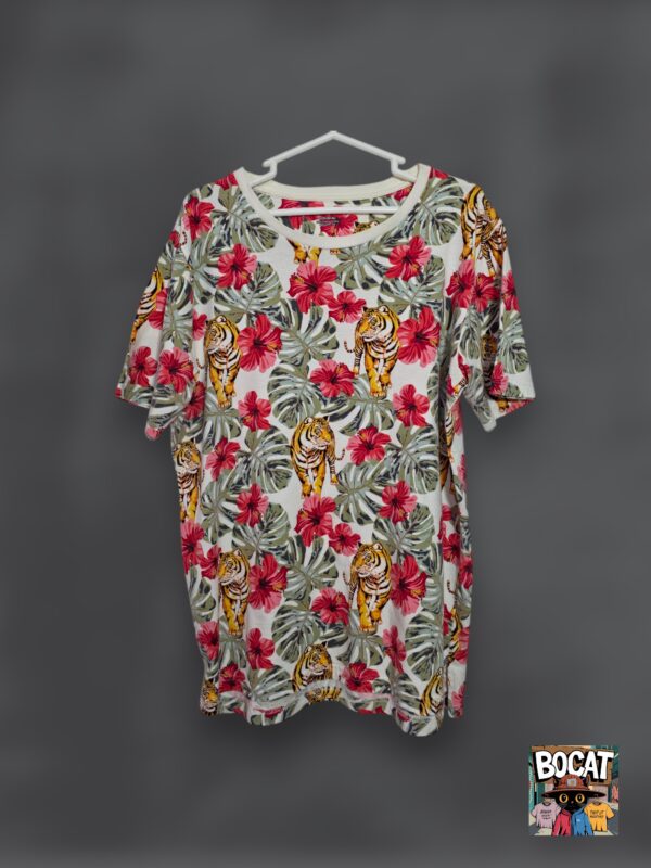 -----60 ⭐NO BOUNDARIES⭐ | Polera manga corta| Talla S |